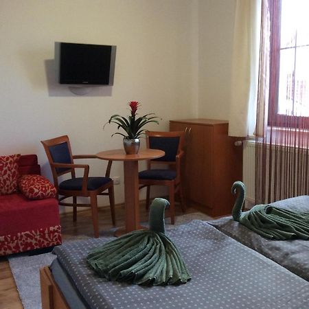 Pension Orbis Marianske Lazne Exterior photo
